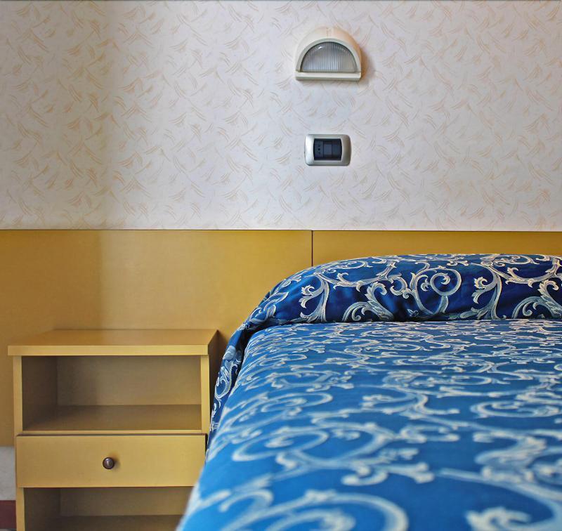 Hotel Royal ميسانو ادرياتيكو المظهر الخارجي الصورة