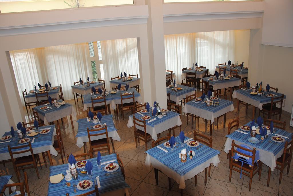 Hotel Royal ميسانو ادرياتيكو المظهر الخارجي الصورة