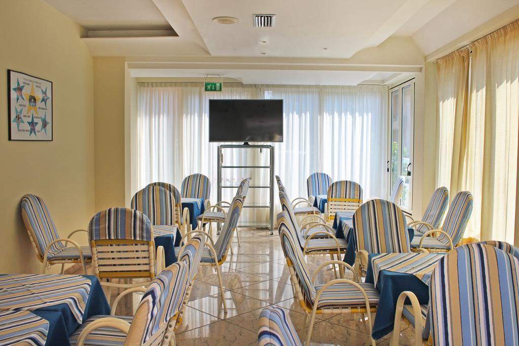 Hotel Royal ميسانو ادرياتيكو المظهر الخارجي الصورة