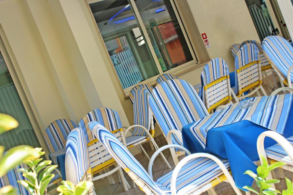 Hotel Royal ميسانو ادرياتيكو المظهر الخارجي الصورة